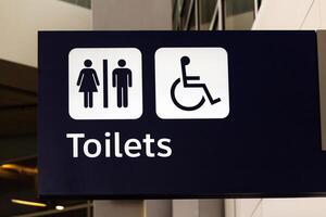 Dallas, tx, 2015 - toilette signe à international aéroport uni États photo
