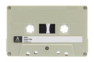 cassette ruban isolé sur blanc Contexte. photo
