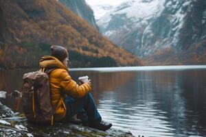 ai généré Montagne promeneur par le Lac photo