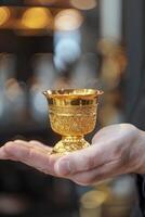 ai généré fermer la personne en portant une petit arabe café tasse, immergé dans le riches arôme de tradition photo