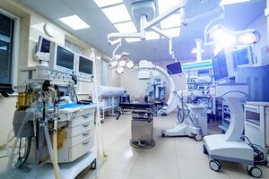 clinique intérieur avec en fonctionnement chirurgie tableau, les lampes et ultra moderne dispositifs, technologie, salut-technologie intérieur, médicament concept photo