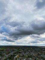 magnifique haute angle vue de ciel et dramatique des nuages plus de central hemel chanvre ville de Angleterre génial grande-bretagne. novembre 5ème, 2023 photo