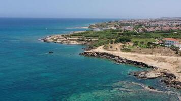 Chypre côte avec falaises aérien vue photo