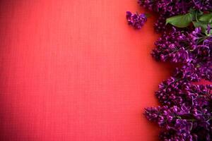 le beau lilas sur fond de bois photo