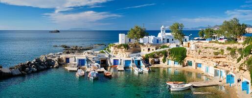 mandrakia village dans milos île, Grèce photo