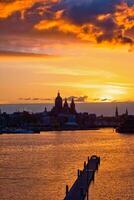 Amsterdam paysage urbain horizon avec église de Saint Nicolas sur su photo