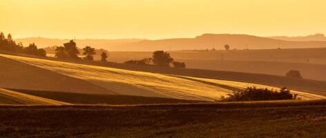 morave roulant paysage sur le coucher du soleil photo