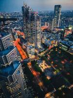 tokyo lumières et bâtiments vu de au dessus photo