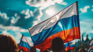 ai généré foule de gens avec russe drapeaux dans le ville. Russie. photo