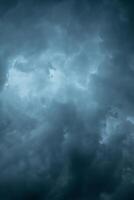 spectaculaire foncé orage des nuages, atmosphérique Contexte photo