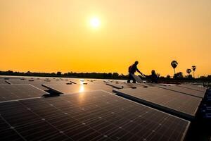 Masculin ouvriers réparation flottant solaire panneaux sur l'eau lac. ingénieurs construction sur site flottant solaire panneaux à Soleil lumière. nettoyer énergie pour futur vie. industriel renouvelable énergie de vert pouvoir. photo