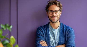 ai généré homme portant des lunettes et bleu chandail photo