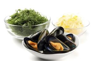 ai généré assiette empilé haute avec juteux à la vapeur moules, présenté sur une parfait blanc Contexte. ai généré photo