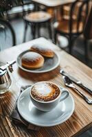 ai généré une tasse de cappuccino avec une chignon photo