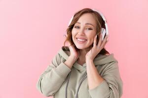 content les dents sourire femme Ecoutez la musique écouteurs photo