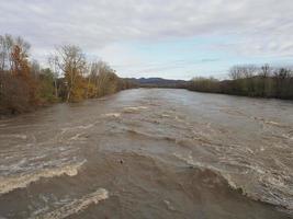 grande crue de la rivière photo