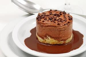 Chocolat mousse, classique français dessert photo