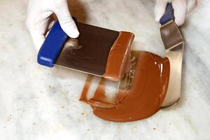 étape par étape production de Chocolat des sucreries photo