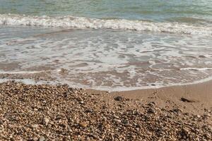 plage relaxation à le noir mer. Conte de fée des moments de une ensoleillé journée. le concept de tourisme et mer Voyage photo