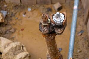 terrassement sur une construction site avec soutien entretoises photo