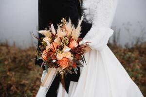 magnifique mariage bouquet de la mariée mariage fleurs Frais rose des roses et alstroemeria de mariée décoration. Frais mariage fleurs dans été journée. mariage journée. élégant mariage bouquet, magnifique bouquet photo