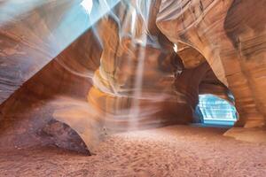 radiant lumière des rayons dans plus haut antilope canyon, page, az photo