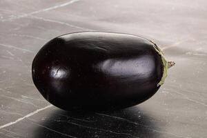 mûr savoureux Naturel biologique aubergine photo