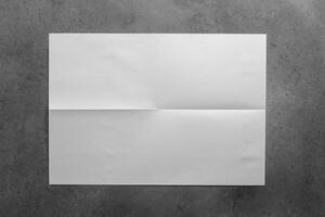 minimaliste Vide papier contre industriel béton toile de fond. photo