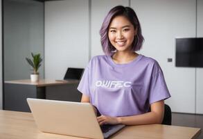 ai généré femme dans lilas T-shirt travail attentivement sur sa portable. décontractée encore professionnel Bureau ambiance. photo