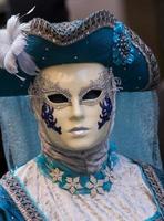 Venise, Italie, 10 février 2013 - personne non identifiée avec masque de carnaval vénitien à Venise, Italie. à 2013 il se tient du 26 janvier au 12 février. photo