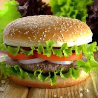 ai généré Frais savoureux Burger avec frit Viande, fromage, salade et tomates. ai généré. photo