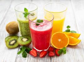 smoothies aux fruits sains photo