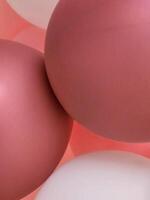 rose et blanc des ballons. Contexte avec des ballons photo