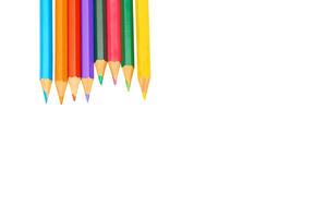 coloré des crayons pour dessin sur papier lorsque inspiré, minimalisme photo