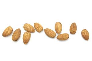 amandes sur blanc photo