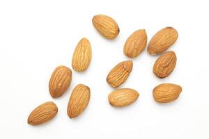 amandes sur blanc photo