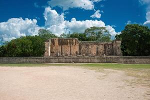 jeu de balle tribunal dans chichen Itza, Yucatan, Mexique photo