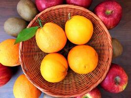 fruit dans le cuisine photo