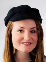 Jeune caucasien femme portrait portant noir chapeau photo