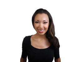 Jeune noir femme avec un appareil dentaire souriant horizontal photo