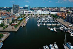 yachts à le le plus ancien port district eilandje de Anvers ville front de mer Marina promenade, Belgique photo