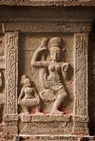 bas reliefs dans hindou temple. arunachaleswar temple. Thiruvannam photo