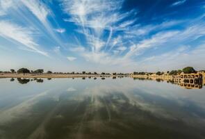 gadi Sagar artificiel lac. jaisalmer, Inde photo