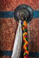 porte manipuler de portes dans thiksey gompa Tibétain bouddhiste monastère photo