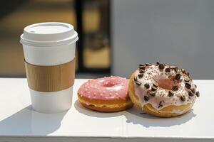 ai généré une papier carton café tasse et deux beignets sont sur le table photo