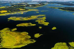 Haut vue de le nuancé et strusto des lacs dans le Braslav des lacs nationale parc, le plus magnifique des lacs dans Biélorussie.Biélorussie photo