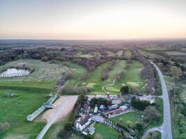 aérien vue de Britanique campagne paysage près Oxford ville, l'Oxfordshire, Angleterre Royaume-Uni pendant lever du soleil Matin. Mars 23, 2024 photo