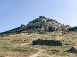 forteresse génoise dans la ville de sudak. Crimée photo