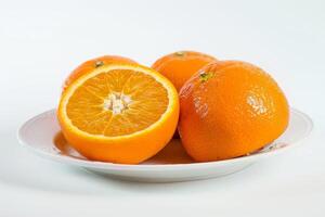 ai généré délicieux juteux des oranges isolé sur blanc Contexte photo