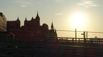 vue de certains historique bâtiments dans Stockholm pendant le coucher du soleil. photo